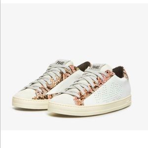 P448
Women's John Ginni/python
